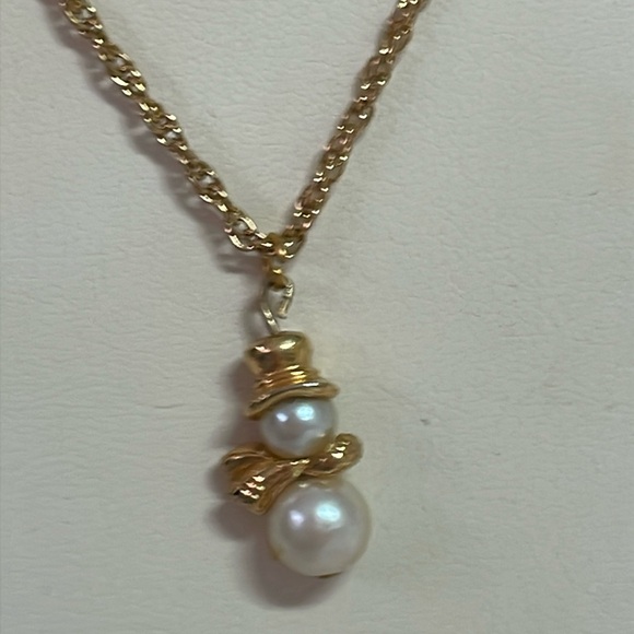 Design by LaWanna Molsbee Pearl Snowman Necklace 18” - Picture 1 of 5